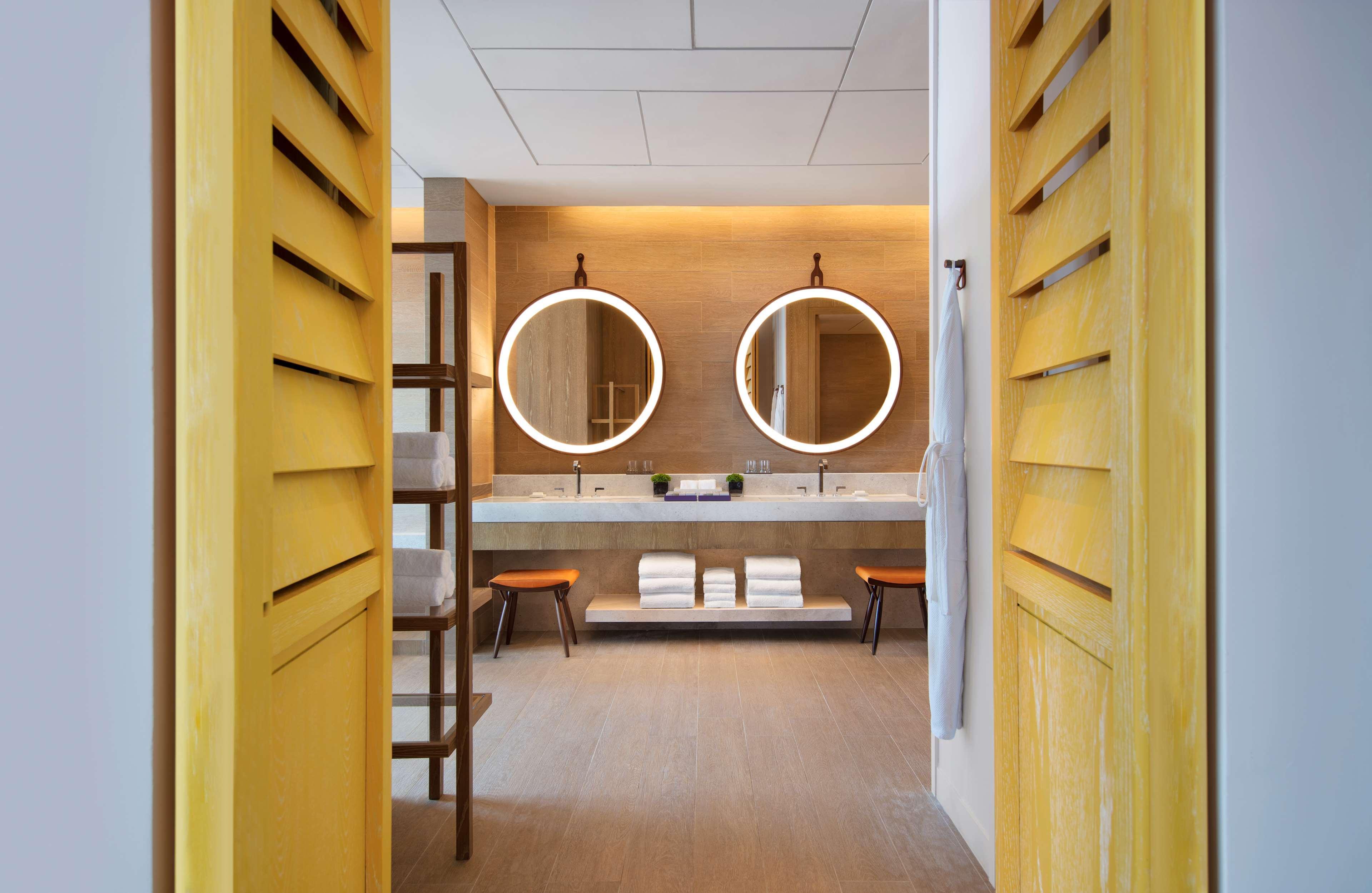 Andaz Singapore, By Hyatt Kültér fotó Bathroom